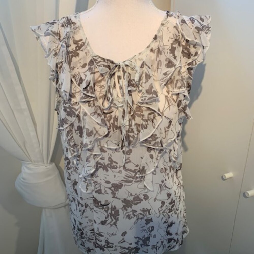 Sheer Ruffles blouse - Picture 3 of 8